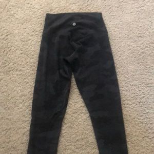 Lululemon leggings in Black Camo